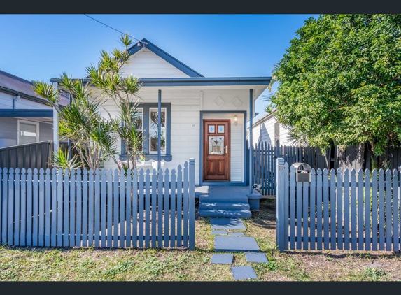 Barber's Painting & Decorating - Mount Hutton, NSW