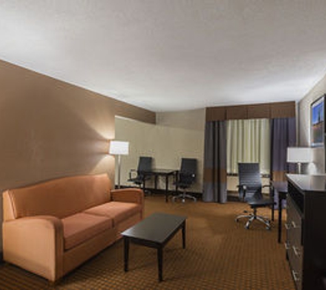 Quality Inn & Suites - Holland, MI