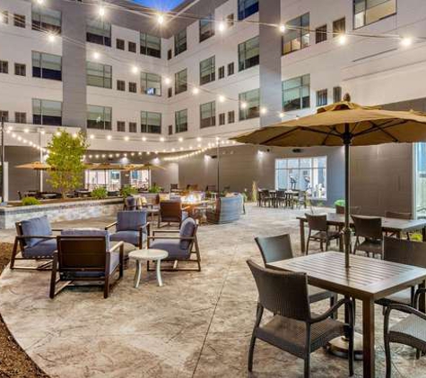 Cambria Hotel Davenport Quad Cities - Bettendorf, IA