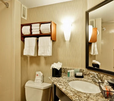 Hampton Inn Austin-North @ I-35 & Hwy 183 - Austin, TX