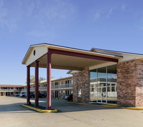 Econo Lodge - Russellville, AR