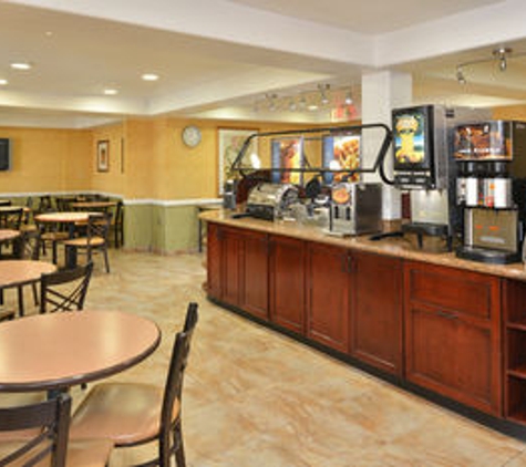 Best Western Plus Raffles Inn & Suites - Anaheim, CA