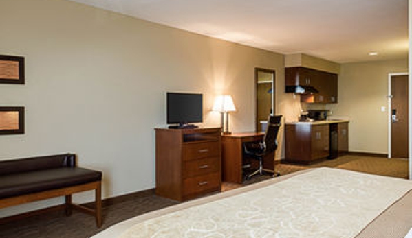 Comfort Inn & Suites - Watford City, ND