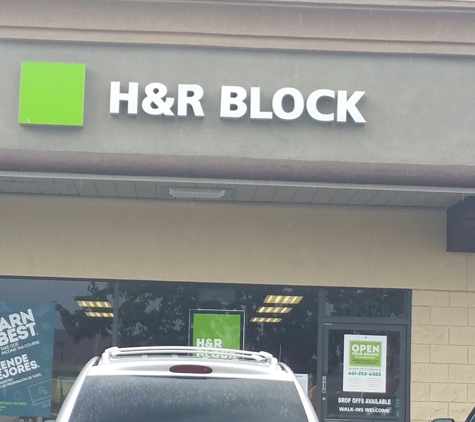 H&R Block - Canyon Country, CA. Front of the building