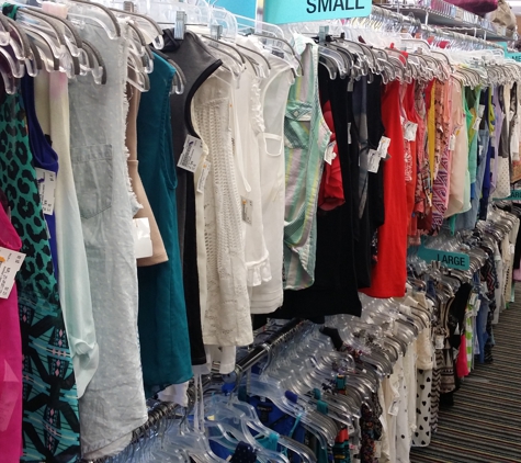 Plato's Closet - Saginaw, MI