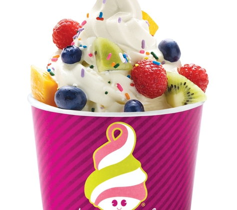 Menchie's Frozen Yogurt - Woodland Hills, CA