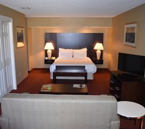 Hawthorn Suites by Wyndham Wichita East - Wichita, KS