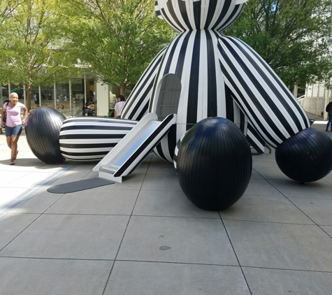 High Museum of Art - Atlanta, GA. Art on the piazza for the children.