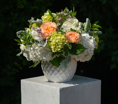 CachePot - Knoxville, TN. Pastel Flower Arrangement