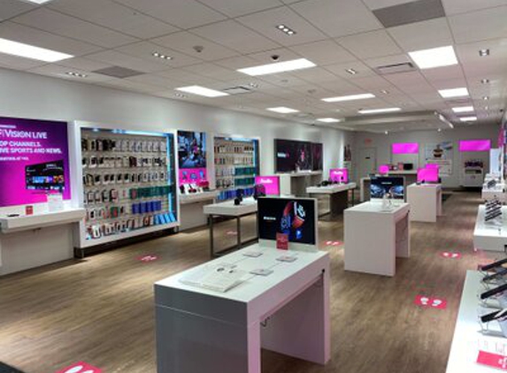 T-Mobile - West Babylon, NY