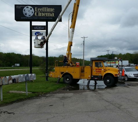 Dan Thomas Tree Works & Bucket Truck Ser - Brookfield, MO