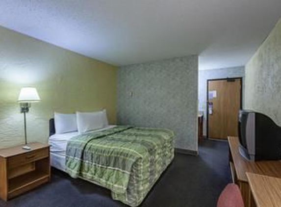 Motel 6 - Oak Creek, WI