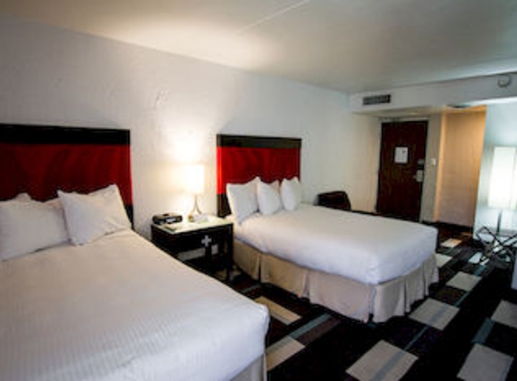 Clarendon Hotel & Suites - Phoenix, AZ