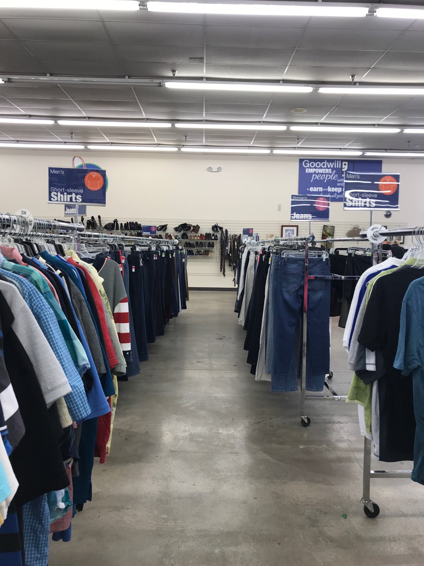 Goodwill Stores 440 SW Ward Rd, Lees Summit, MO 64081 