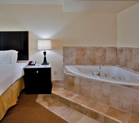 Holiday Inn Express & Suites Orlando - International Drive - Orlando, FL