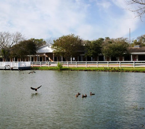 Woodlake Nursing Center - Clute, TX