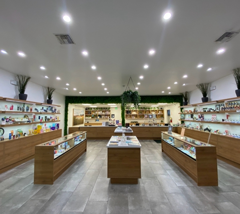 Green Earth Co. Weed Dispensary - Granada Hills, CA