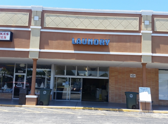 A Laundromat of Daytona Beach (24 HOURS) - Daytona Beach, FL