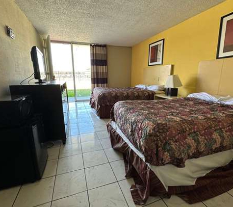 Travelodge by Wyndham Lumberton - Lumberton, NC