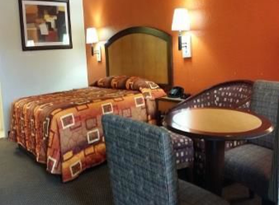 Travelodge by Wyndham Houston Hobby Airport - Houston, TX