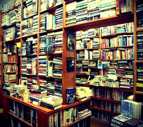 Q's Books - Hamilton, NSW