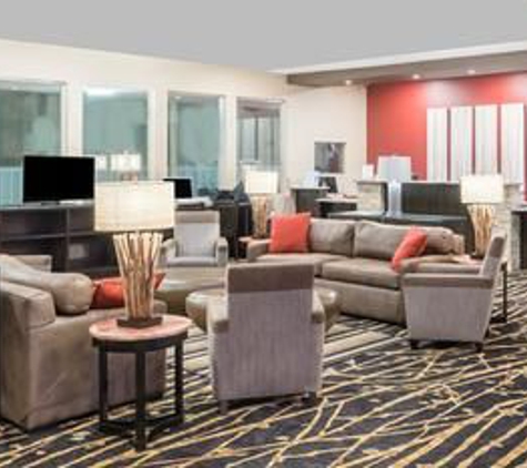 Ramada by Wyndham Grand Forks - Grand Forks, ND