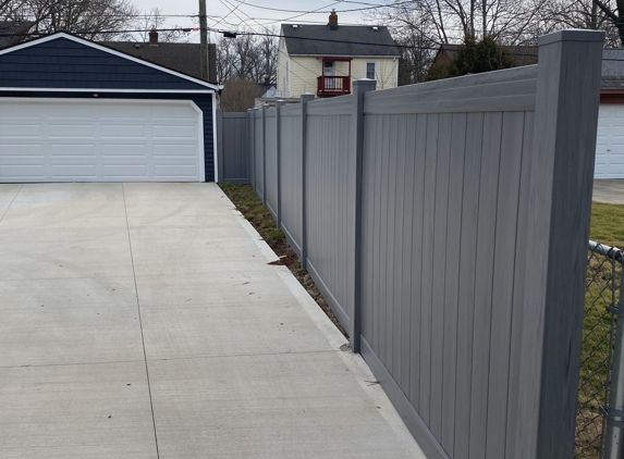 Superior Fence & Rail - Middleburg Heights, OH