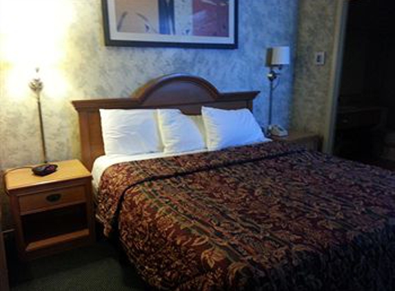 Country Inns & Suites - Bakersfield, CA