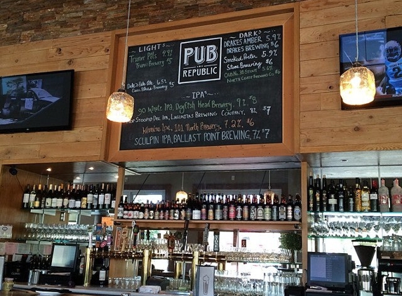 Pub Republic - Petaluma, CA