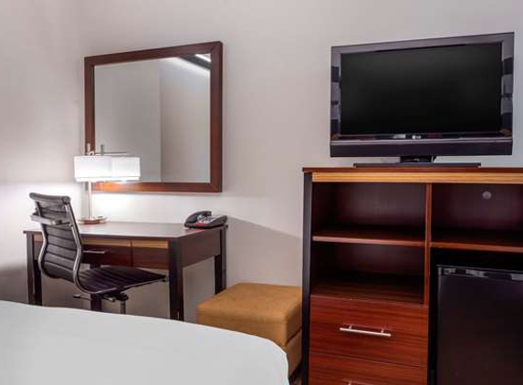 Avion Inn Near LGA Airport, Ascend Hotel Collection - East Elmhurst, NY