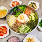 Dduk Bae Gi Hot Stone & Korean Kitchen 뚝배기 한식 반찬 전문점