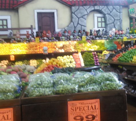 El Rancho Market - Lake Elsinore, CA. Fresh Produce