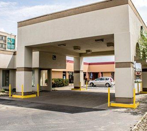 Baymont Inn & Suites - Youngstown, OH