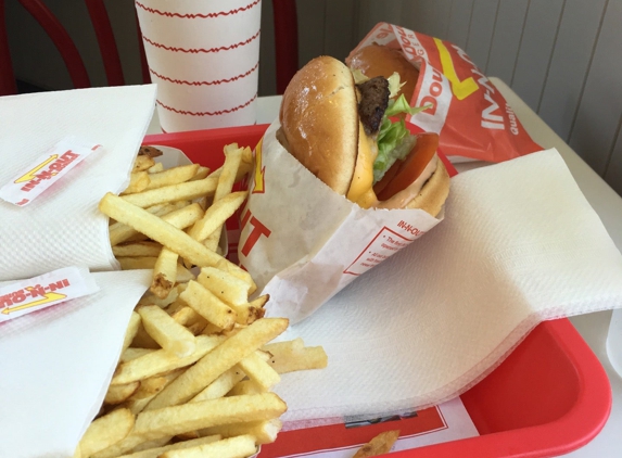 In-N-Out Burger - Clovis, CA