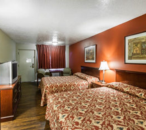 Econo Lodge - Kelso, WA