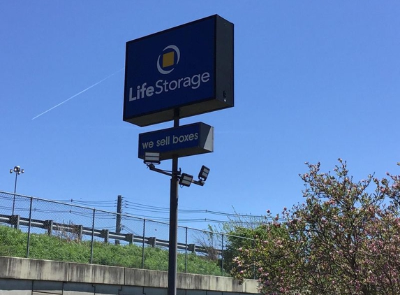 Life Storage - Louisville, KY