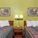 Days Inn by Wyndham San Antonio Lytle - Motels