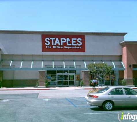 Staples - Riverside, CA