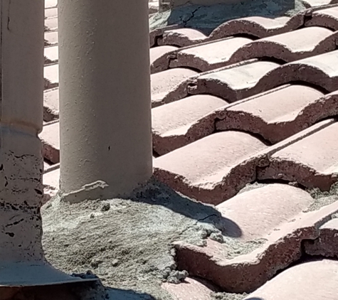 H&R Professional Inspections - El Paso, TX. Top of roof top concrete Spanish tile