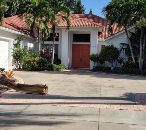 Bailey's Pressure Cleaning - Venice, FL. tile cleaned and sealed