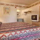 Super 8 by Wyndham Cottonwood - Hotels