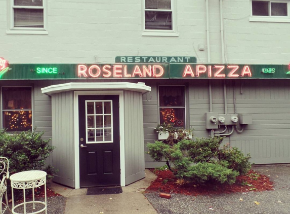 Roseland Apizza - Derby, CT