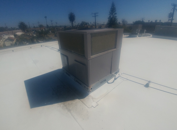 Cal Tech Mechanical - Santee, CA. A Clean Rrooftop Install.