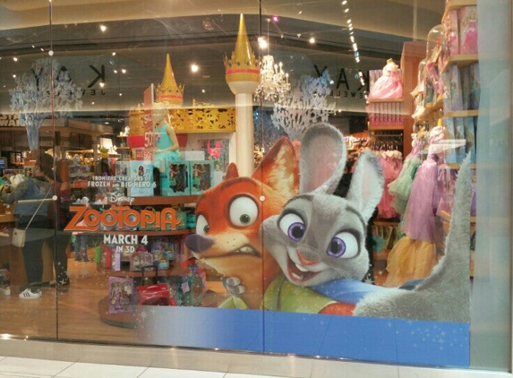 Disney Store - Torrance, CA