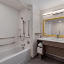 Home2 Suites by Hilton Altoona Des Moines - Hotels