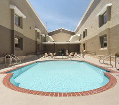 Country Inn & Suites by Carlson, Lackland AFB (San Antonio. TX) - San Antonio, TX