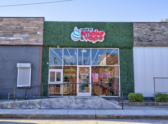 World of Smoke & Vape – Bledsoe - Fort Worth, TX