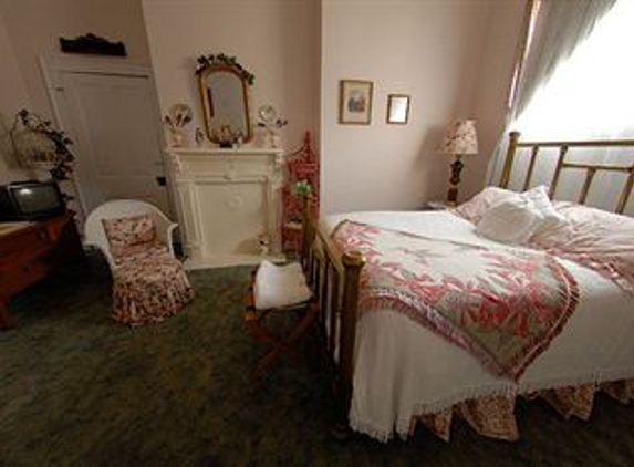 Carrier Houses Bed & Breakfast - Rutherfordton, NC