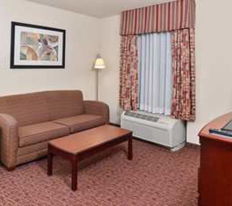 Hampton Inn & Suites Muncie - Muncie, IN