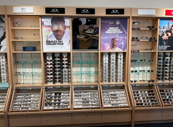 LensCrafters - Monterey, CA